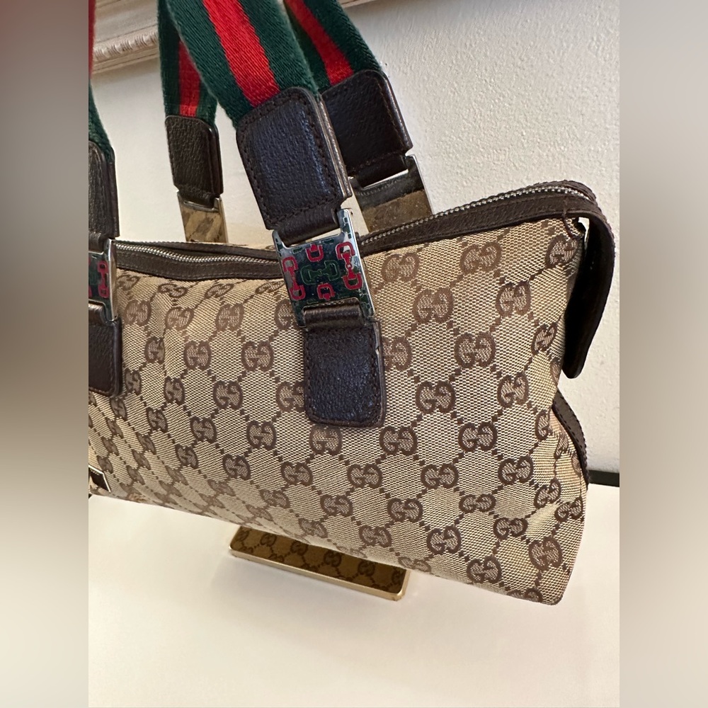 Gucci Beige GG Canvas Tote with Green and Red Striped Handles - Picture 2 of 12